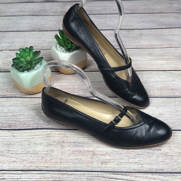 ferragamo mary jane shoes